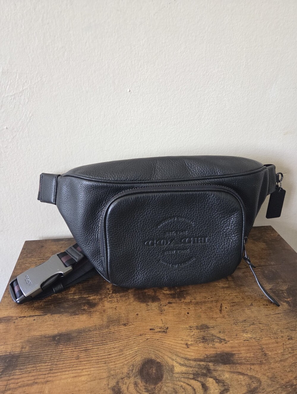 Coach Thompson Black Pebbled Leather Belt Bag Metal Clasp Adjustable